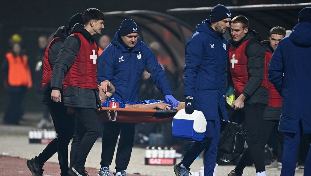 Arber Hoxha na nosilima