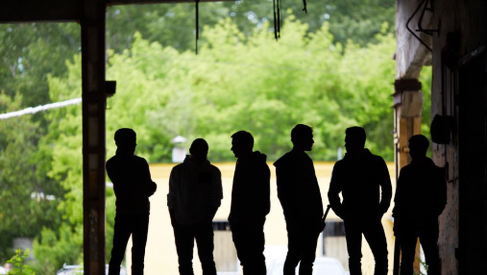 Skupina mladića, ilustracija