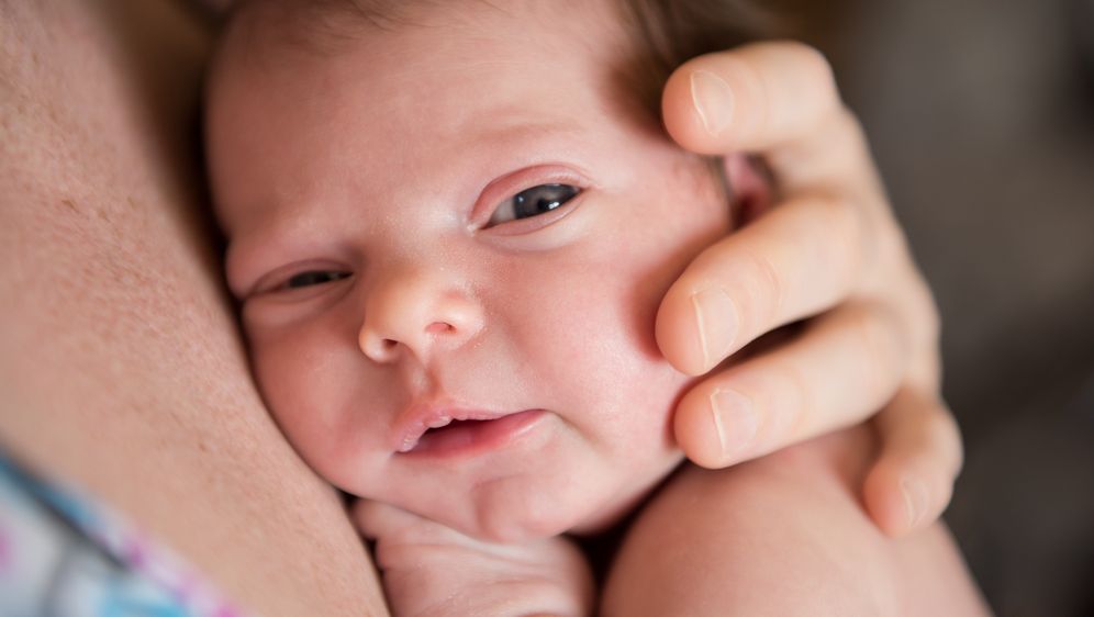 Kad beba stigne, a svijet se okrene naglavačke: Tople lekcije patronažne sestre za prve dane majčinstva