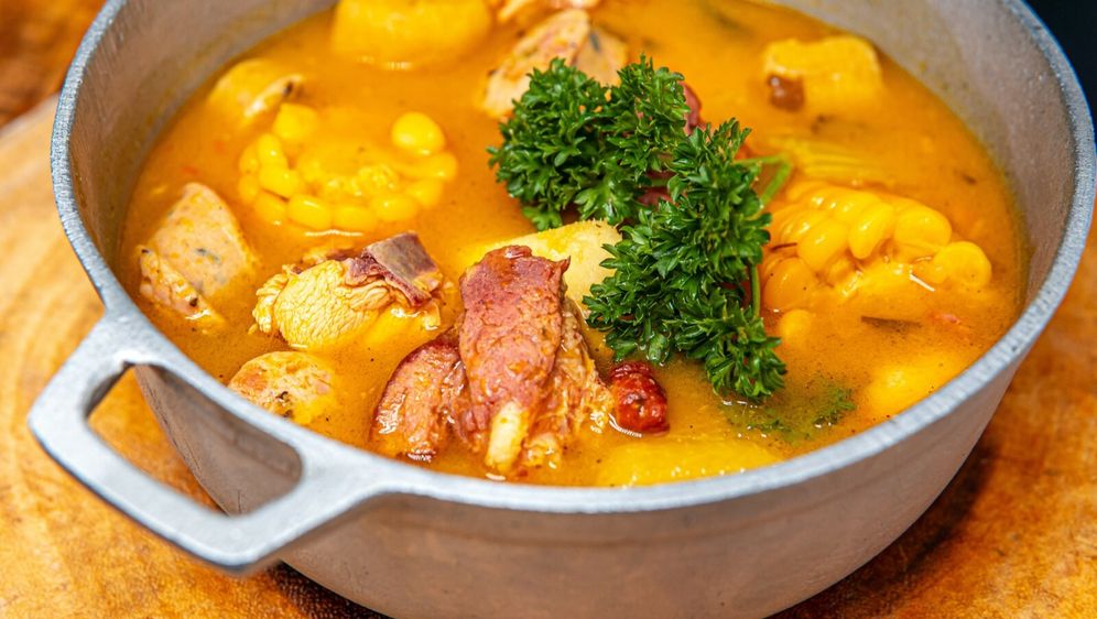 Sancocho se radi s nekoliko vrsta mesa