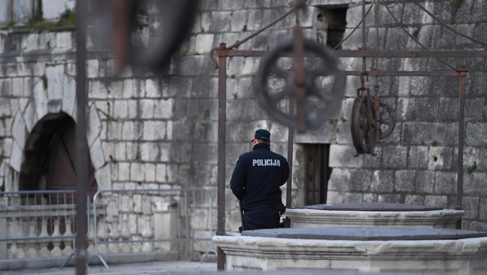 Trg pet bunara u Zadru