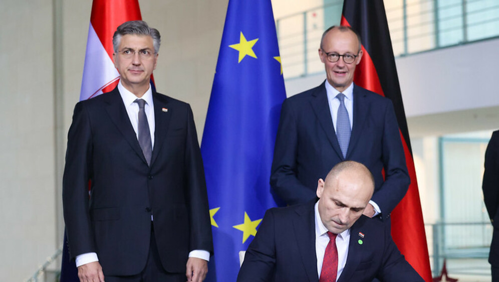 Ministar Anušić je u Berlinu potpisao ugovore za isporuku 44 tenka Leopard 2A8