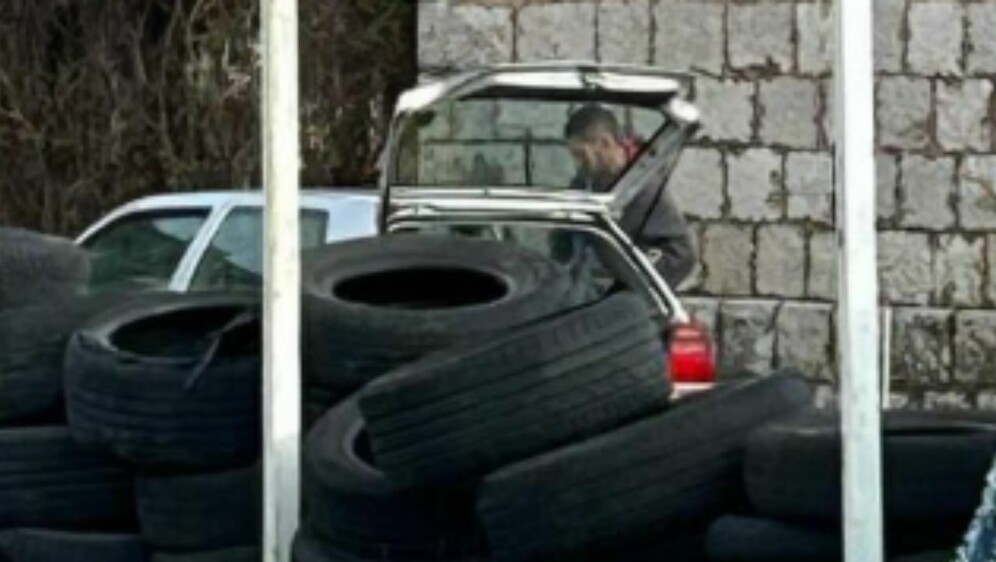 Improvizirano božićno drvce u Imotskom