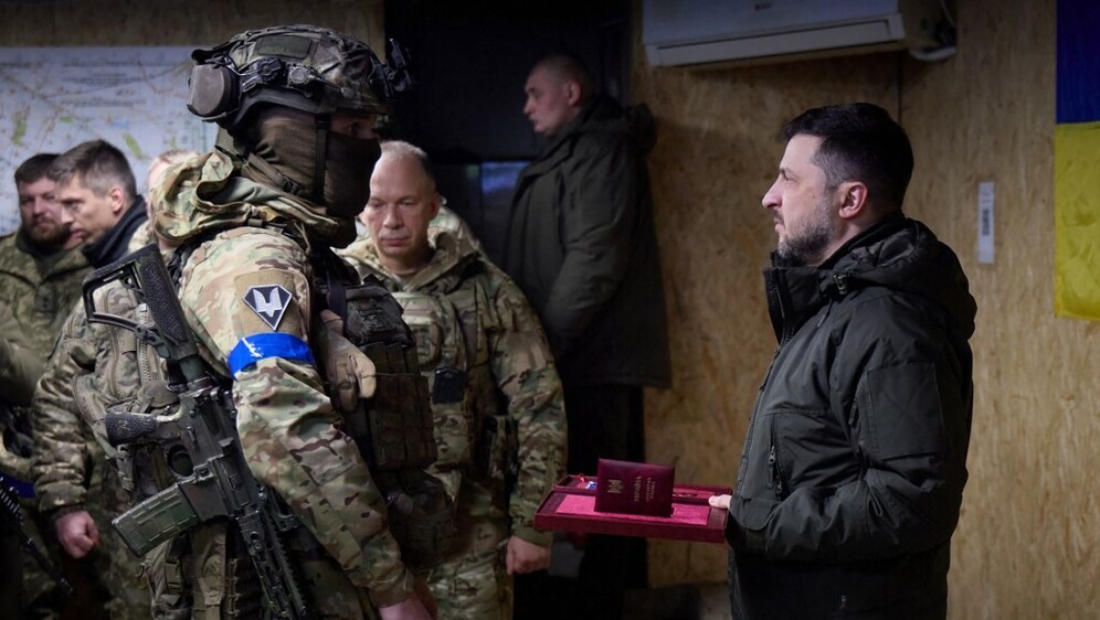 Zelenski s vojnicima