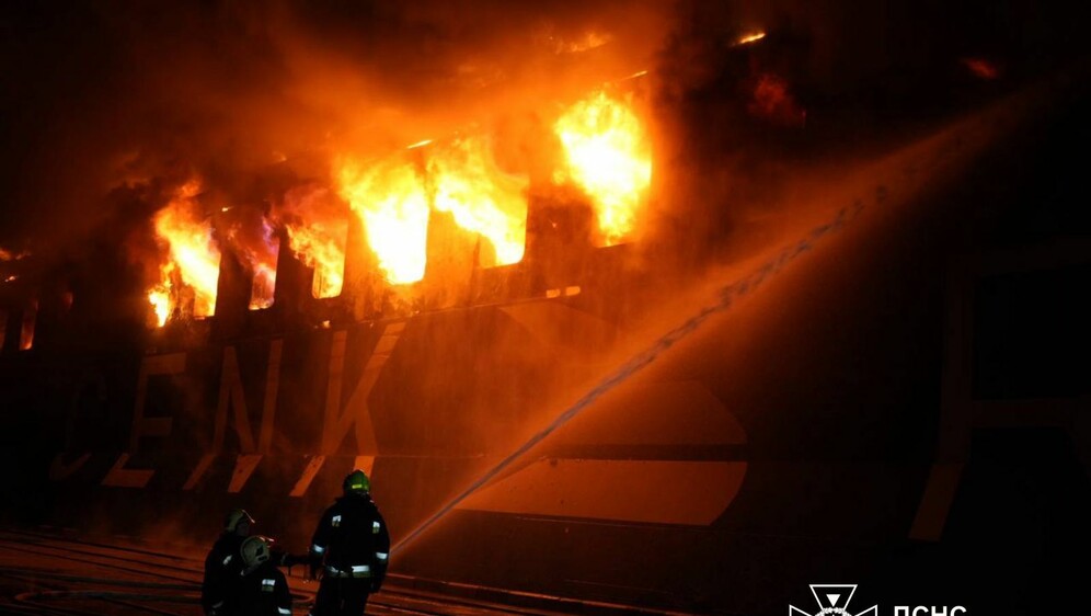 Ukrajinci gase požar u luci