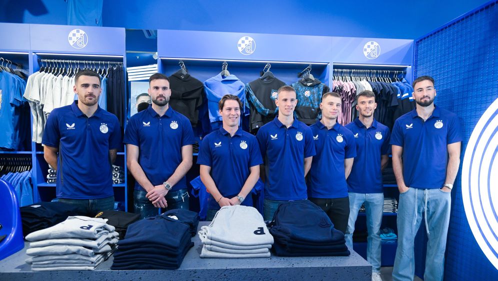 Robert Mudražija i suigrači iz Dinama