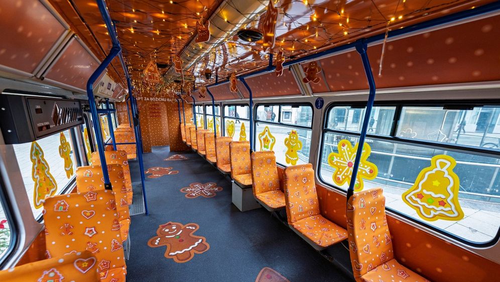 Osječki božićni tramvaj