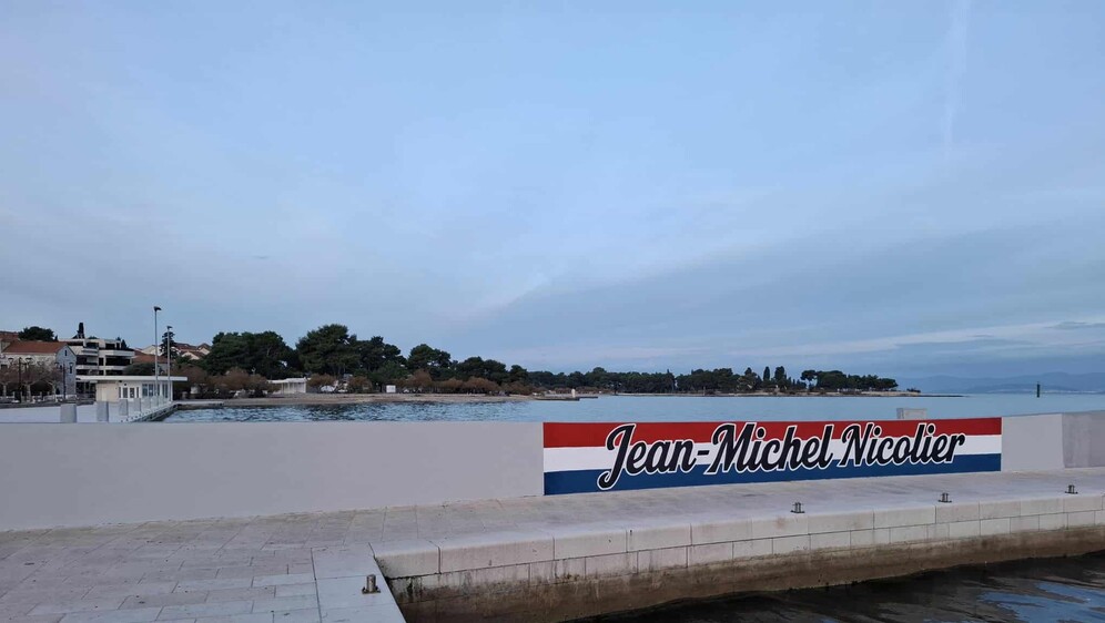 Uklonjen je dio murala u Supetru - 3