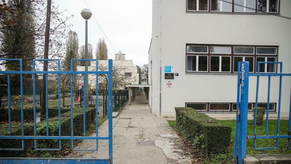 Zgrada Dječjeg vrtića Bajka i Osnovne škole Augusta Šenoe