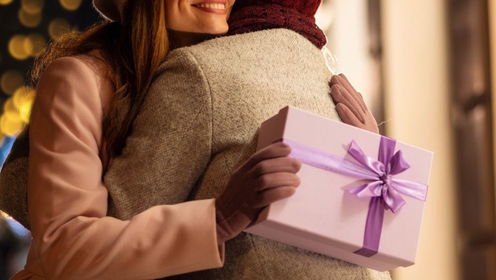 Prijateljice šopingholičarke najviše će se obradovati poklonu iz njihovih omiljenih trgovina