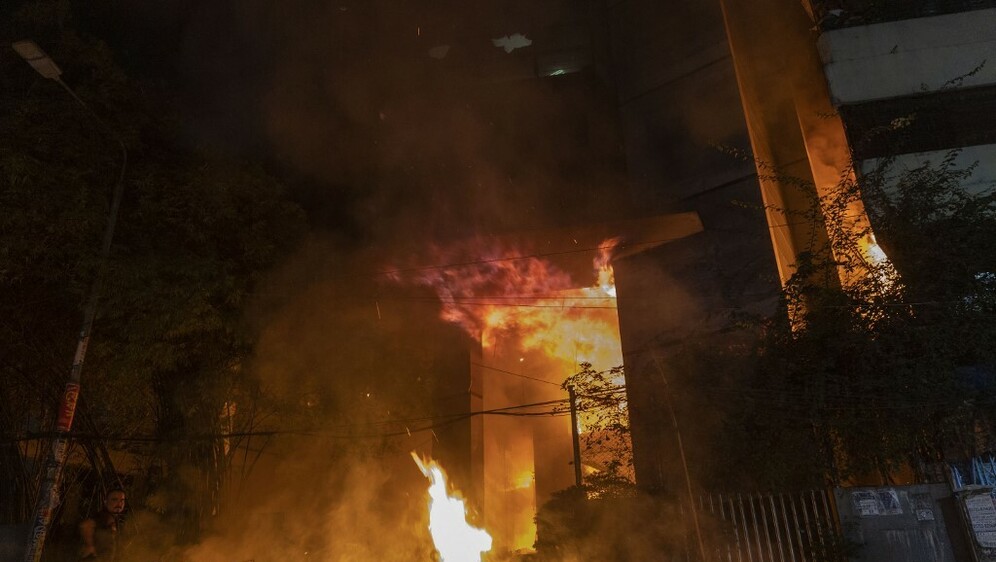 Požar u zgradi Daily Stara u Dhaki