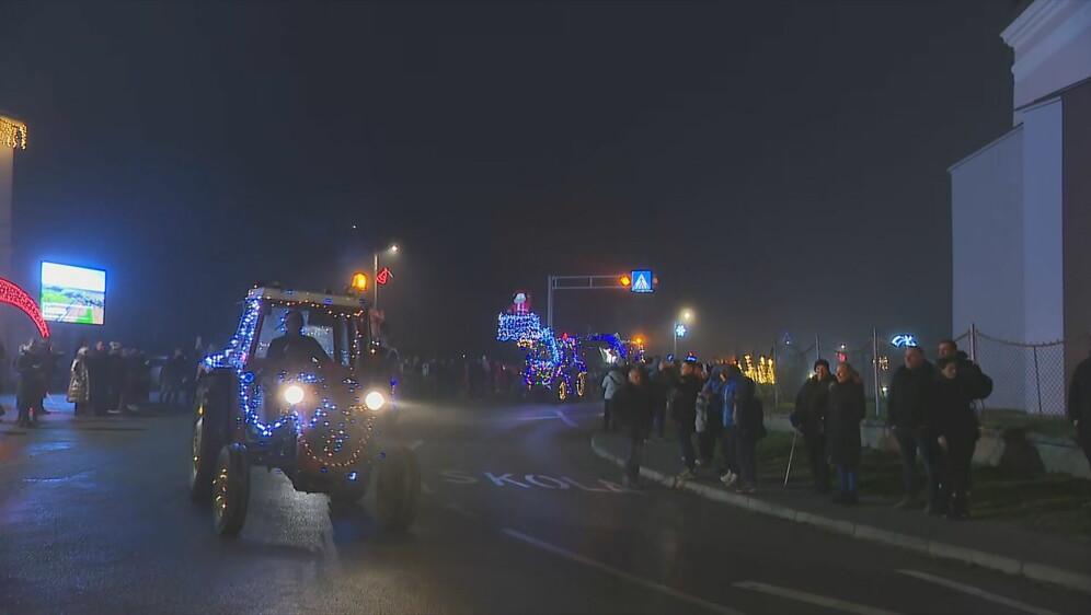 Božićna povorka traktora u Novoj Rači