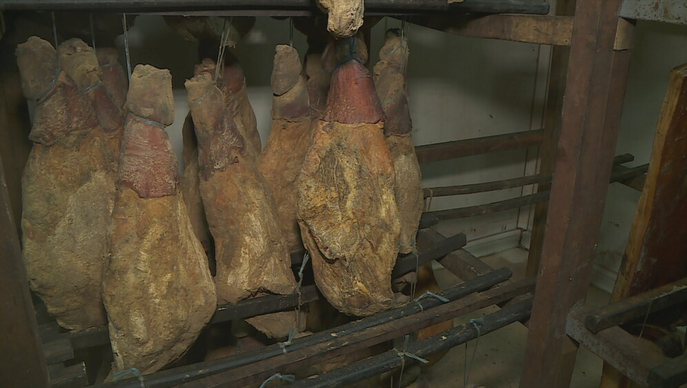 Slavonska kuća šunke - 1