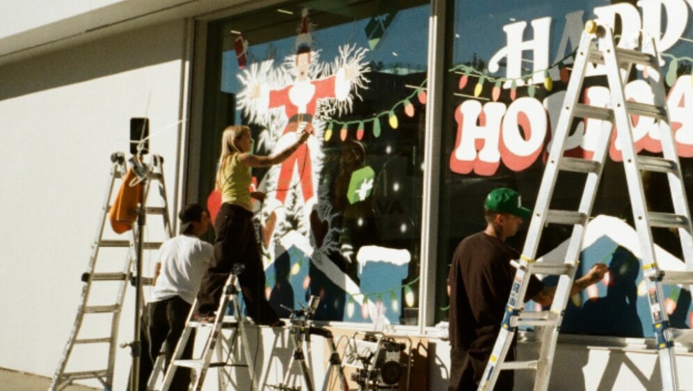 Oslikavanje izloga blagdanskim motivima