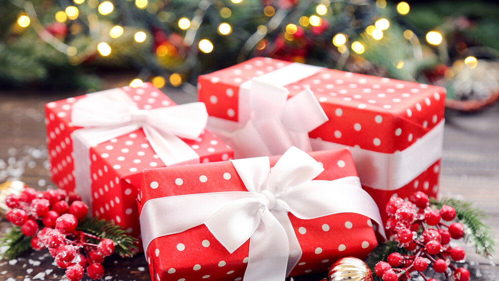 Kako se piše: poklon ili dar