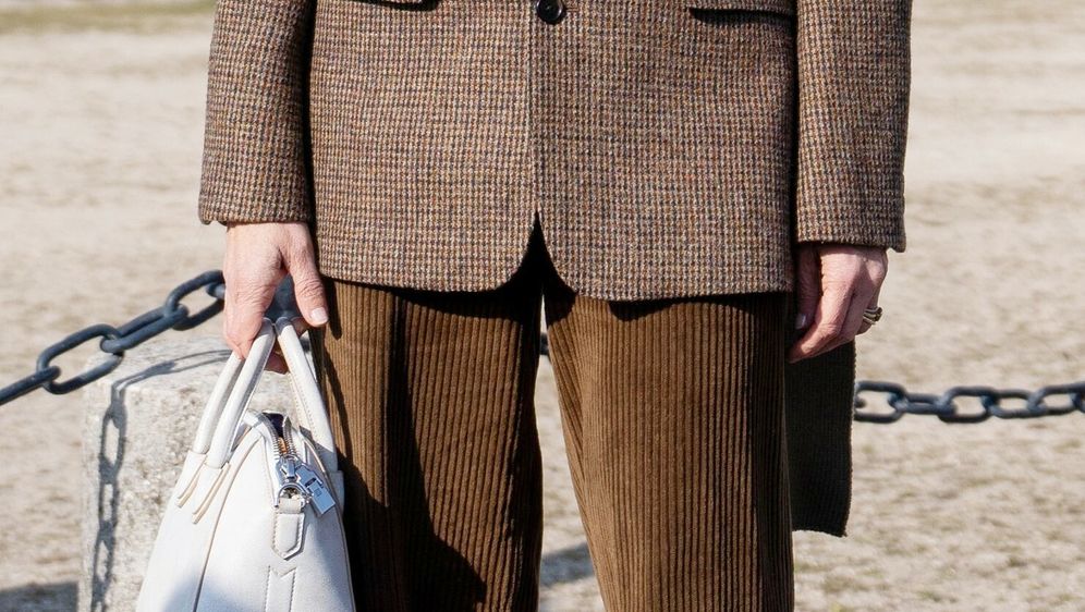 Hlače od toplijih materijala trenutno su must have