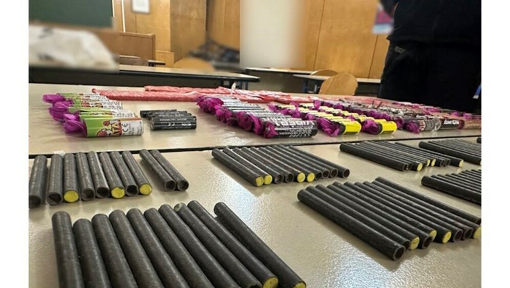 Na području Novog Zagreba zagrebački policajci kod maloljetnika pronašli pirotehniku iz P1 kategorije - 3