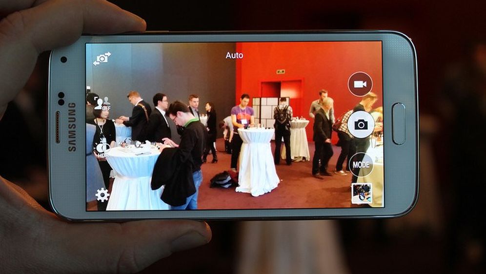 Samo nekoliko sati prije službenog predstavljanja, procurile slike novog Samsunga Galaxy S5
