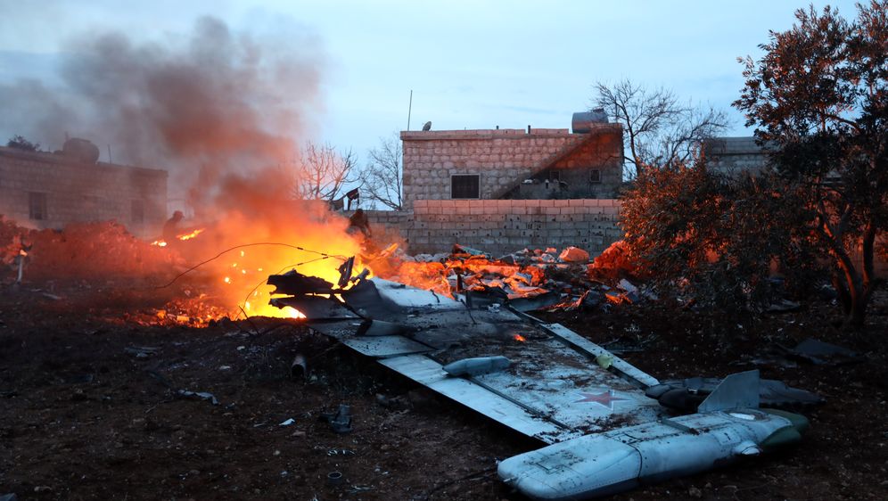 Ostaci srušenog ruskog Suhoja-25 kod Idliba (Foto: AFP)