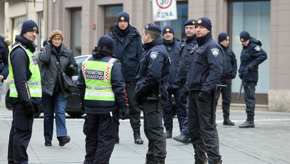 Jako policijsko osiguranje zbog Vučićeva dolaska (Foto: PIxell) - 4