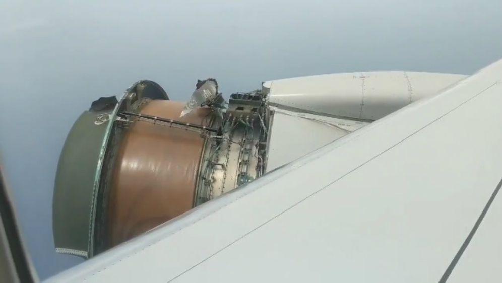 Zrakoplov se počeo raspadati četrdesetak minuta uoči slijetanja (FOTO: Twitter/Erik Haddad)