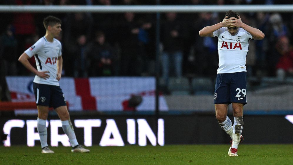 Igrači Tottenhama nakon primljenog gola (Foto: AFP)
