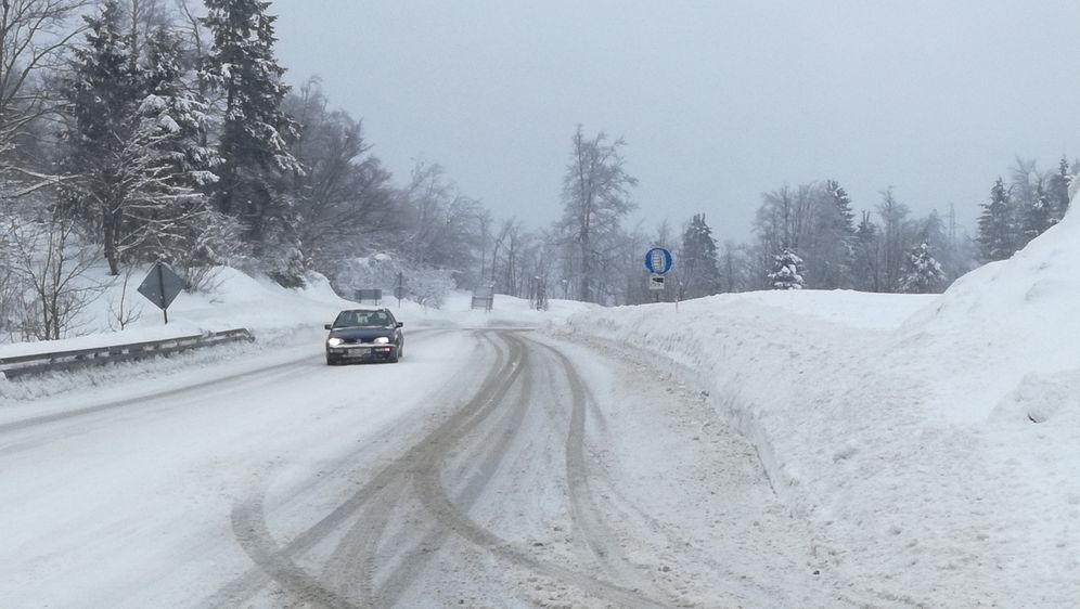 Na staroj cesti ugažen snijeg (Foto: Marko Balen)