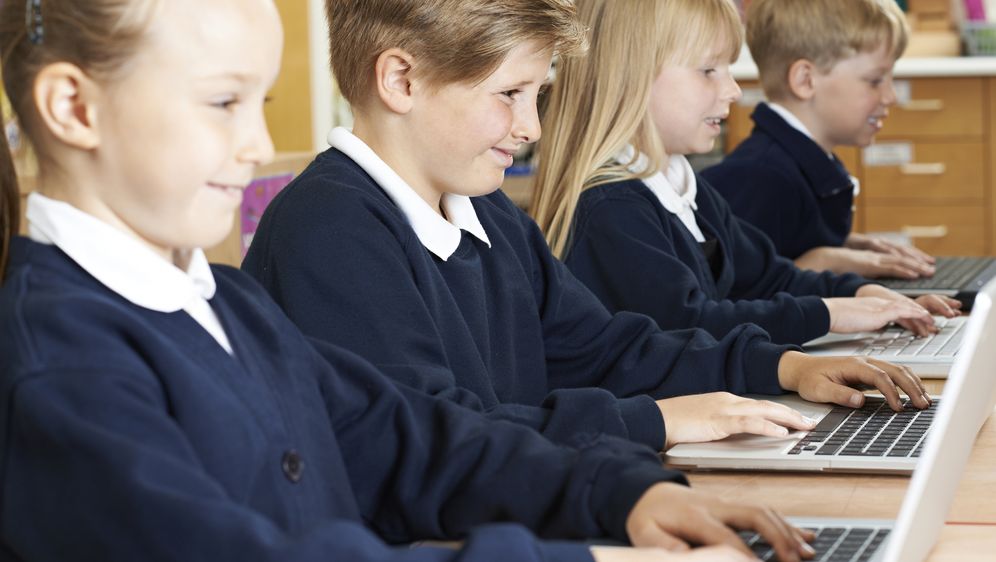 Djeca za računalima (Guliver/Thinkstock)
