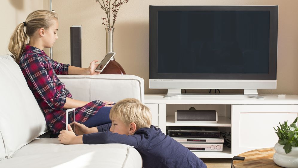 Djeca na smartphoneu (Foto: Thinkstock)