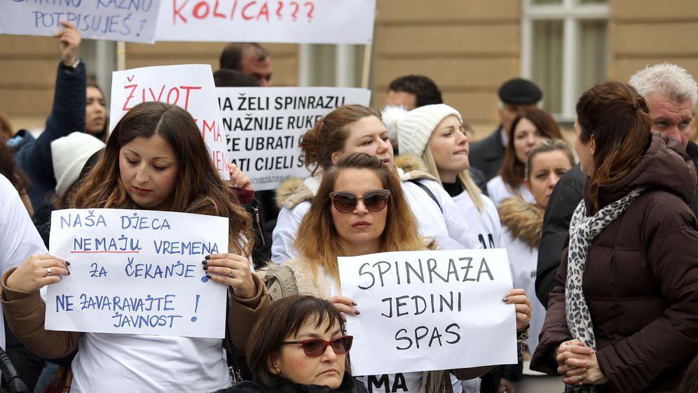 Prosvjed roditelja zbog Spinraze (Foto: Pixell)