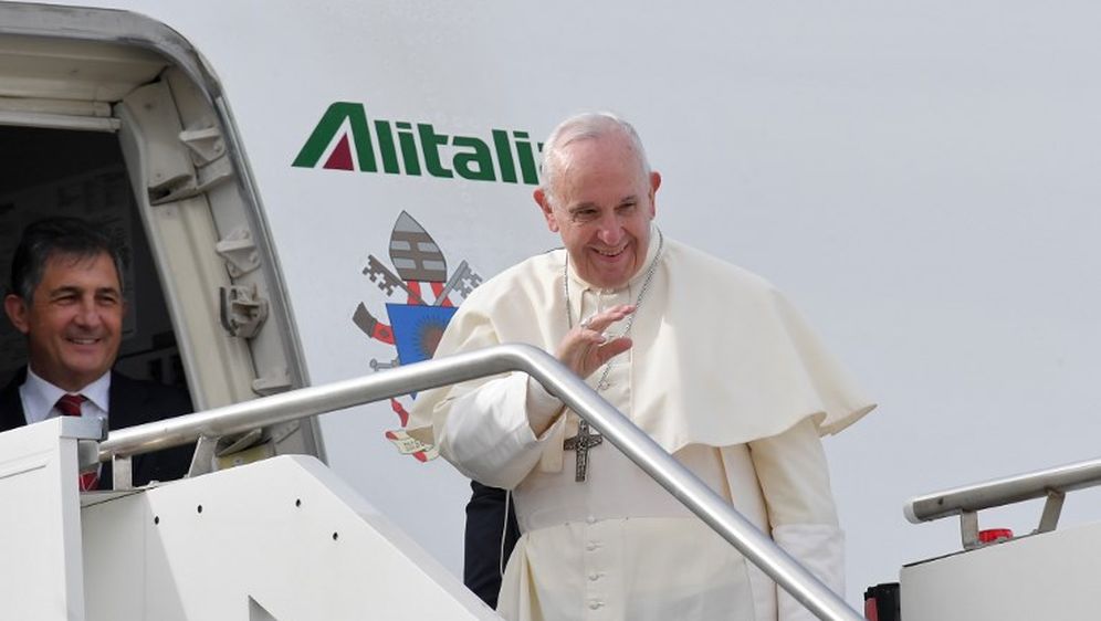 Papa u Emiratima (Foto: AFP)