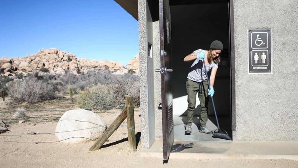 Neki nacionalni parkovi u SAD-u su zatvoreni zbog premalo osoblja koje ne radi zbog blokade. Nacionalni park Joshua Tree u Kaliforniji (Foto: AFP) - 4