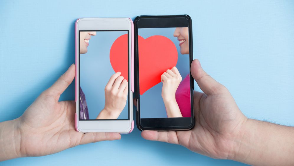 Ljubav i pametni telefon (Foto: Getty Images)