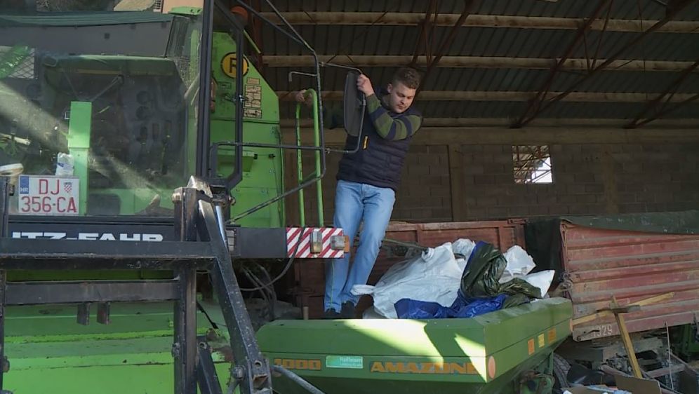 Traktor na imanju (Foto: Dnevnik.hr) - 2