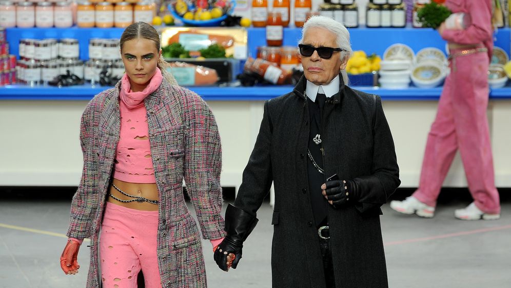 Karl Lagerfeld i Cara Delavigne (Foto: Getty Images)