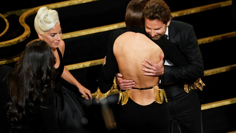 Irina Shayk, Bradley Cooper i Lady Gaga (Foto: Getty)