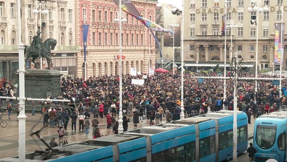 Kreću blago olakšane mjere - 1