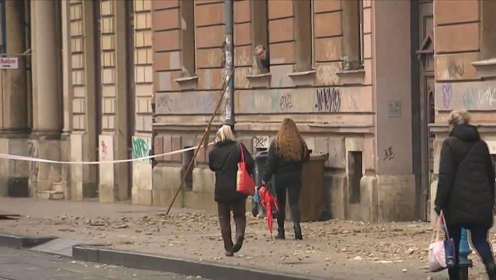 Žbuka sa zgrada na ulicama Zagreba