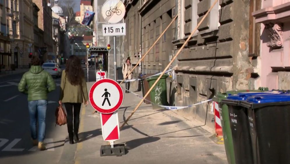 Oznaka za opasnost u blizini škole u centru Zagreba - 3
