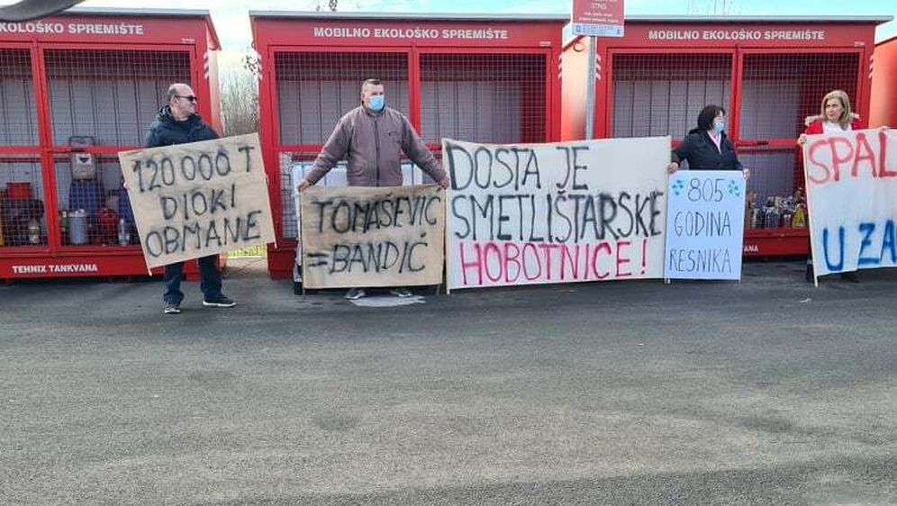 Tomaševića dočekali građani s transparentima - 2
