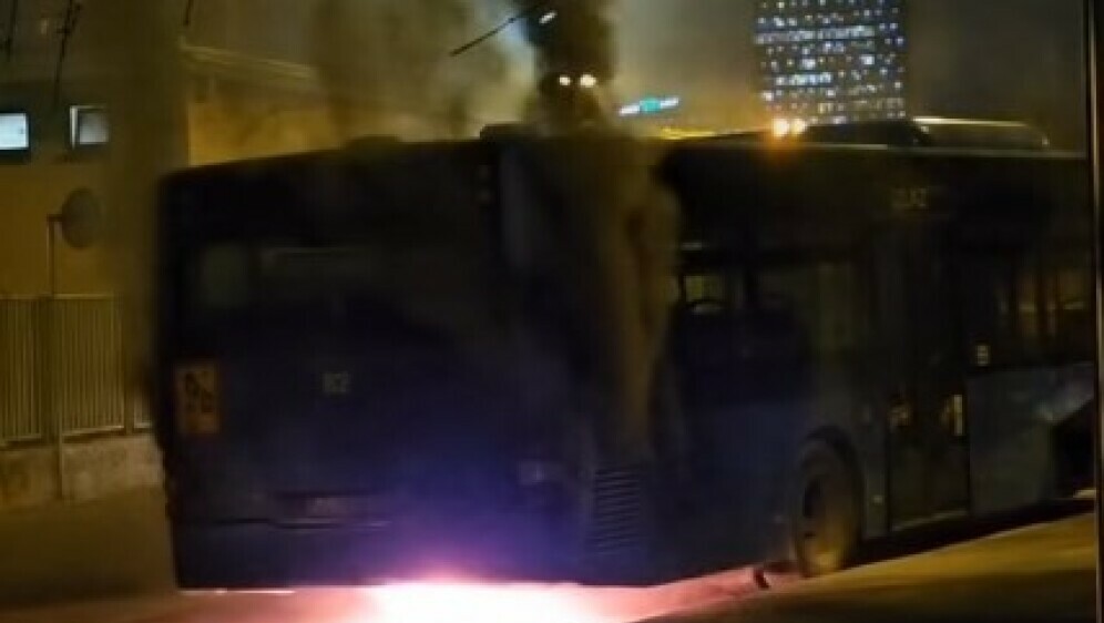 ZET-ov autobus u plamenu
