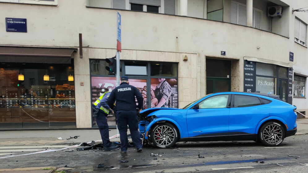 Električni Mustang sudario se u centru Zagreba
