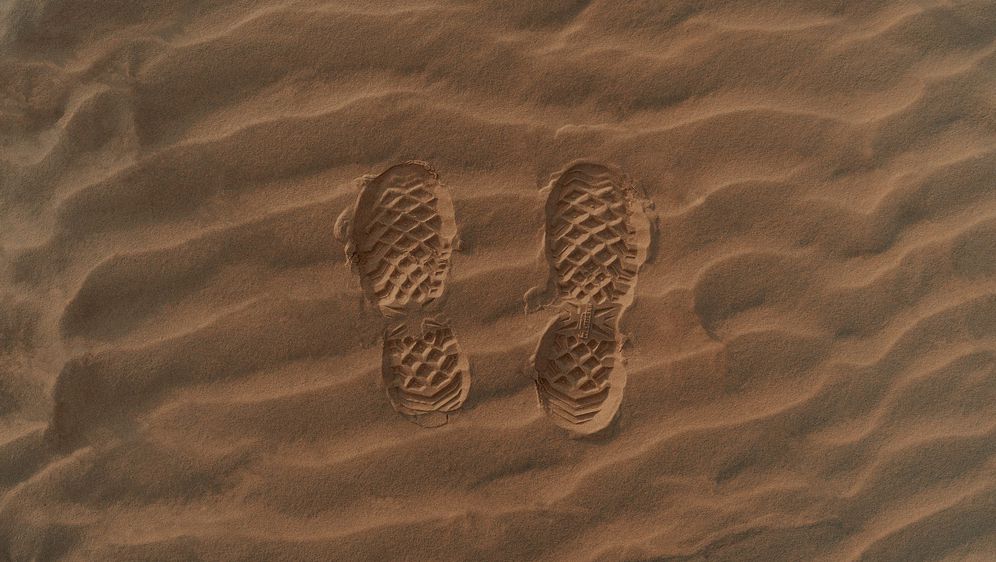 otisci cipela u pijesku