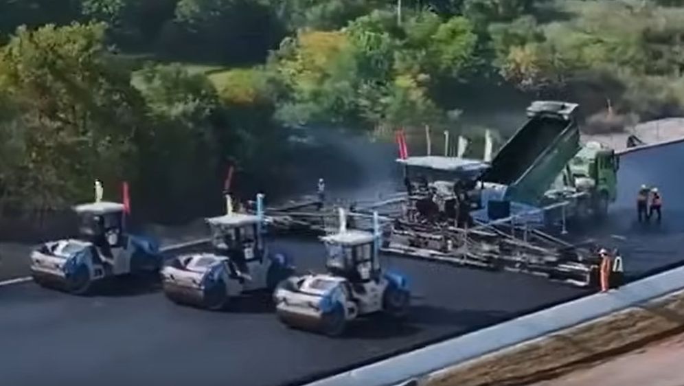 Autonomno postavljanje asfalta u Kini