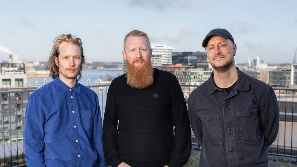 Nikola Kapraljevic iz Infinuma s osnivacima YM-a