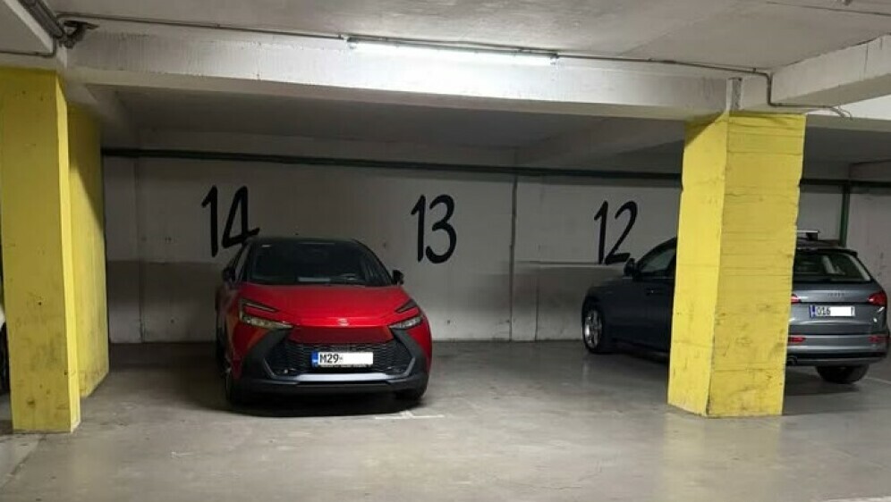 Apsurdno parkiranje - 40