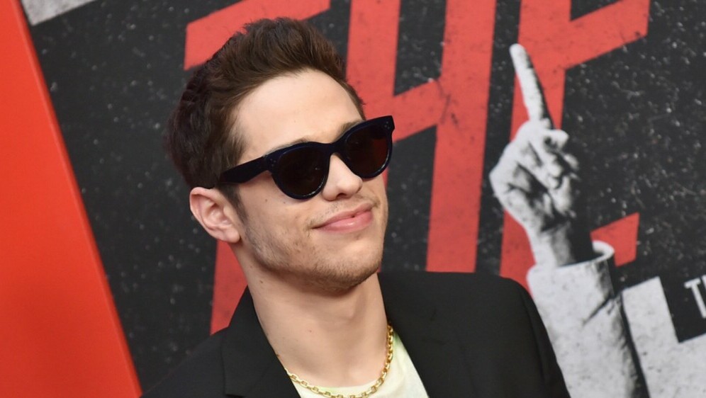 Glumac i komičar Pete Davidson na crvenom tepihu