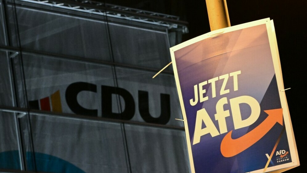 Plakat AFD-a ispred CDU-ovog sjedišta