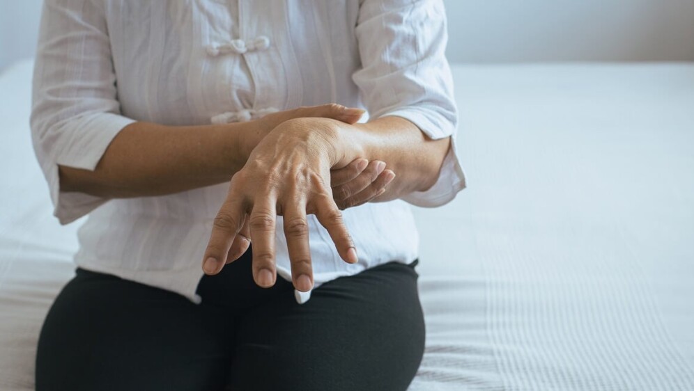 Parkinsonova bolest: Kako nastaje, koji su prvi simptomi i kako se liječi?