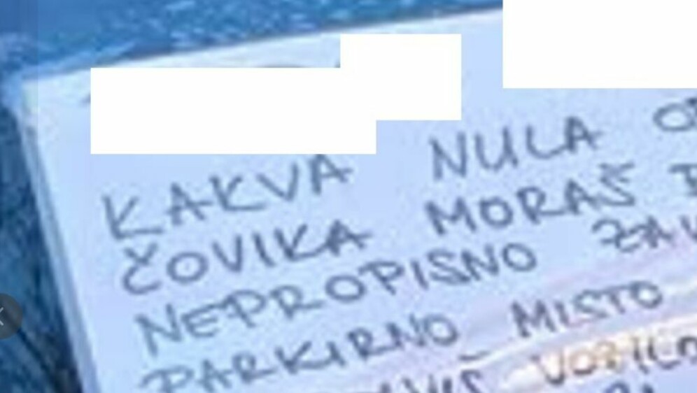 Poruka na automobilu